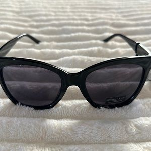 Kendall & Kylie Sunglasses. 100% UV Protection.